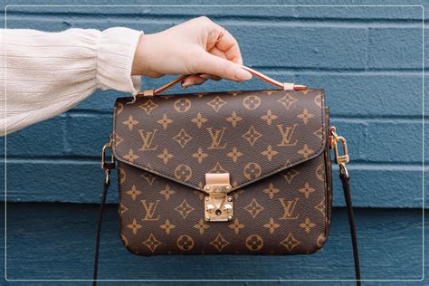 faux louis vuitton lv.